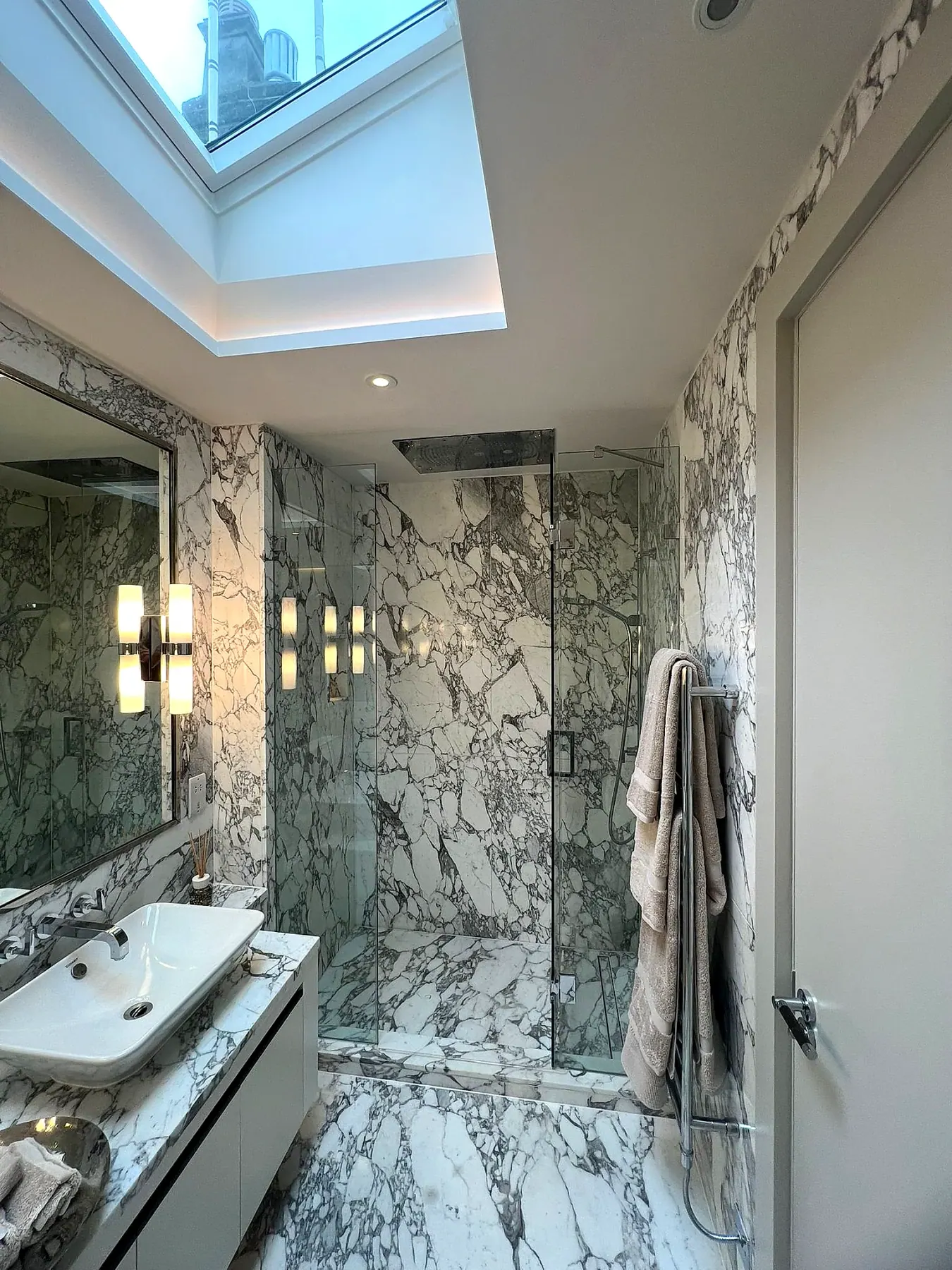 Belgravia Restoration — 06-marble-bath2